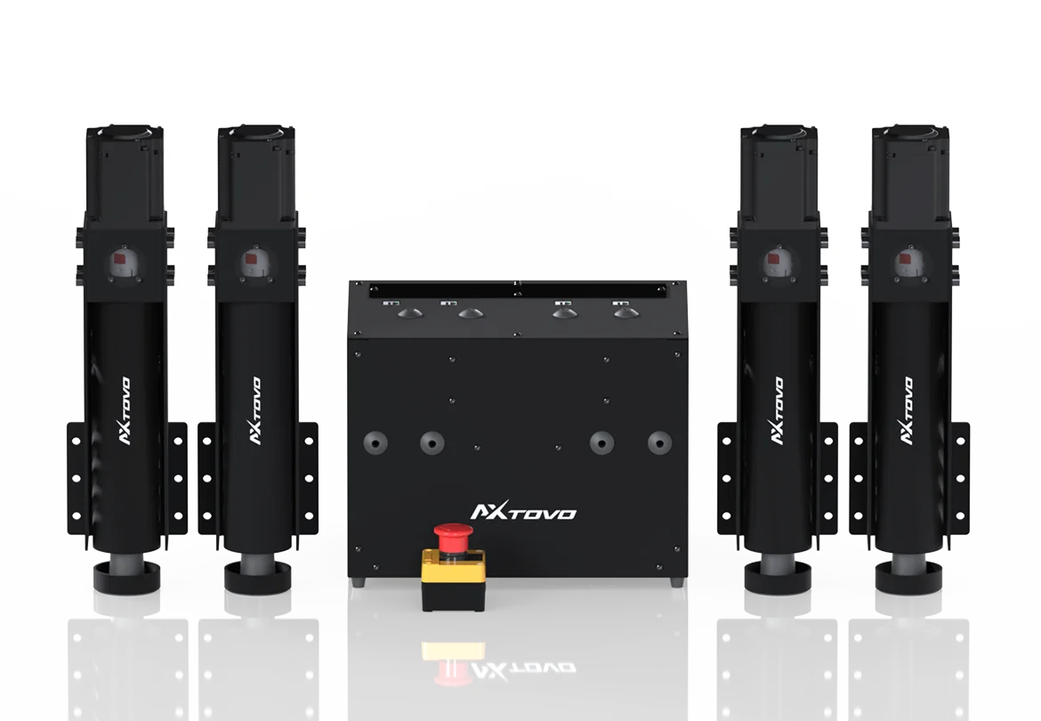 AXTOVO motion platform with four actuators and control unit